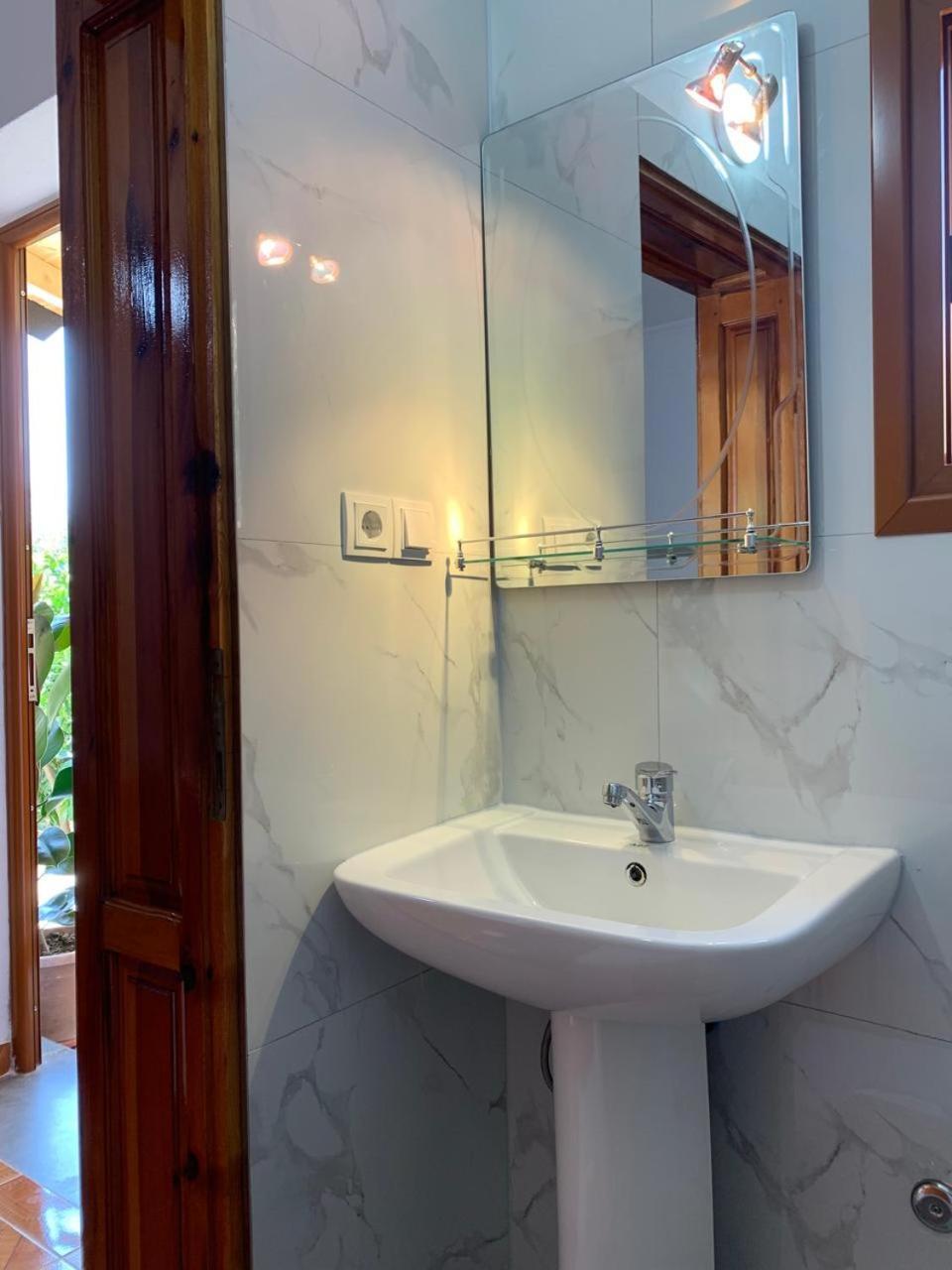 בראט Rama Guest House מראה חיצוני תמונה